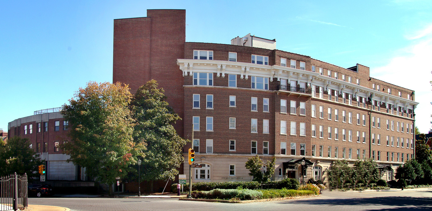 One Monument Avenue in Richmond, VA - Building Photo