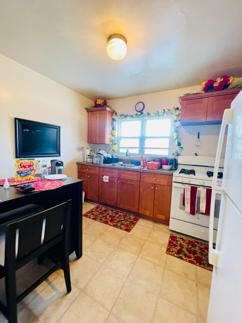 135 Washington Ave, Unit top floor in Rutherford, NJ - Foto de edificio - Building Photo