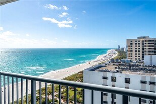 2655 Collins Ave, Unit 2410 in Miami Beach, FL - Building Photo