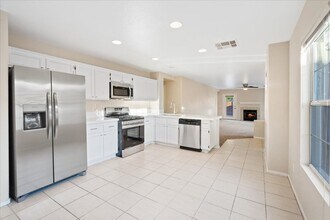 9632 Marigny Ct in Las Vegas, NV - Building Photo - Building Photo