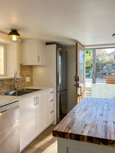400 Niagara St in Victoria, BC - Building Photo - Building Photo