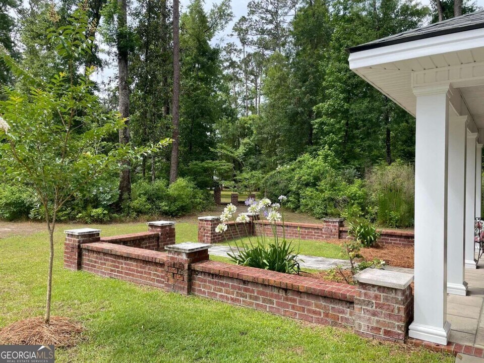 560 Tivoli Trail Rd in Richmond Hill, GA - Building Photo