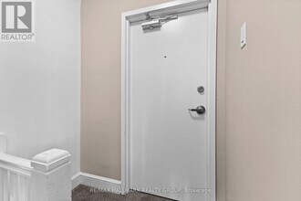 2632 Alta Vista Dr in Ottawa, ON - Building Photo - Building Photo
