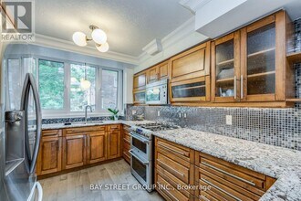 217 Mutual St in Toronto, ON - Building Photo - Building Photo