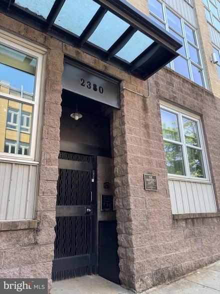 property at 2380 Champlain St NW