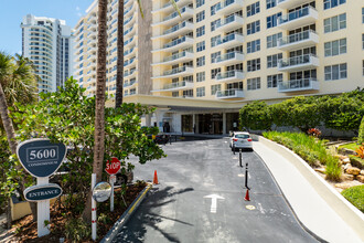 5600 Collins in Miami Beach, FL - Building Photo - Building Photo