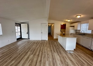 1780 Cyprus Ln in Bullhead City, AZ - Building Photo - Building Photo