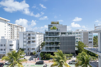 321 Ocean Dr in Miami Beach, FL - Building Photo - Building Photo