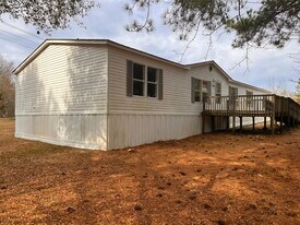 252 Cobb Rd in Pelzer, SC - Building Photo