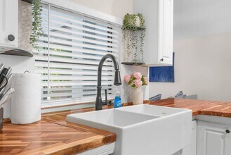 13501 Whitby Rd in Hudson, FL - Building Photo - Building Photo