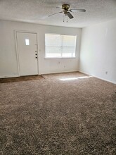 2001 Cedarhill Dr-Unit -4 in Killeen, TX - Foto de edificio - Building Photo