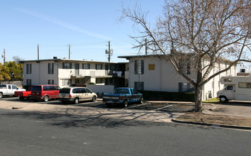 Gault Street Apartments in Austin, TX - Building Photo - Building Photo