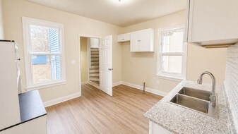 3037 N 1st St in Milwaukee, WI - Building Photo