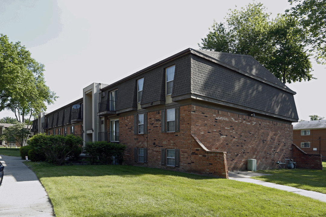 Lourdes Commons in Sylvania, OH - Building Photo