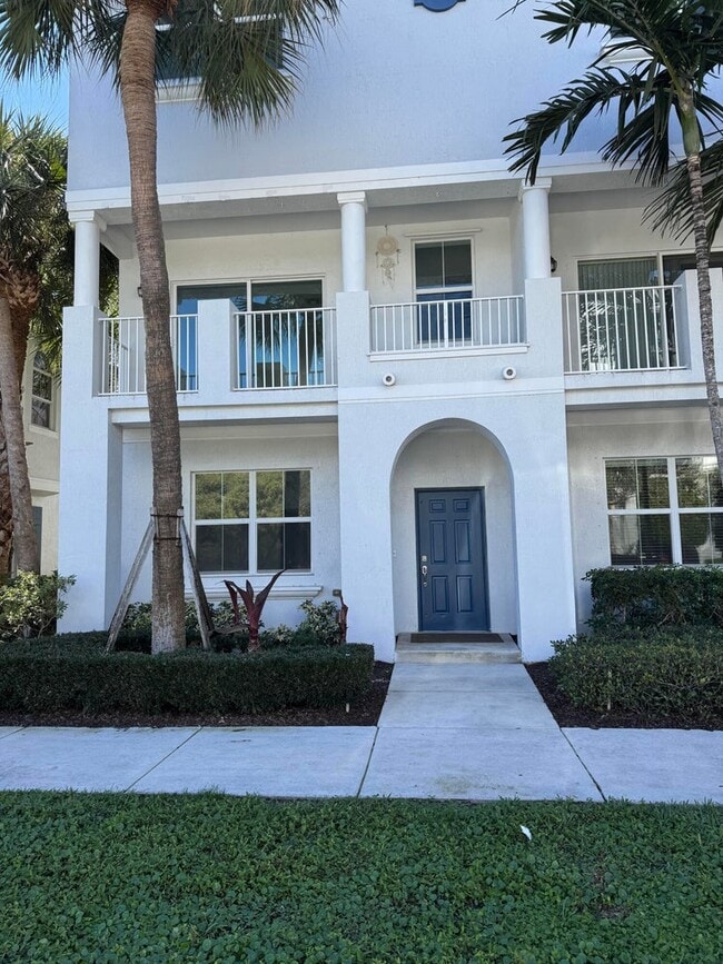 1241 Via de Fossi in Boynton Beach, FL - Building Photo - Building Photo