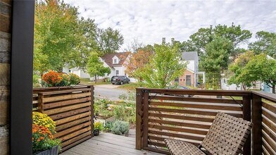 1011 E Grand Ave in Eau Claire, WI - Building Photo - Building Photo