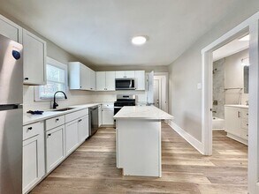 822 W 4th St in Mishawaka, IN - Building Photo - Building Photo