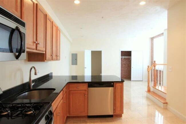 61 Exchange St, Unit 11