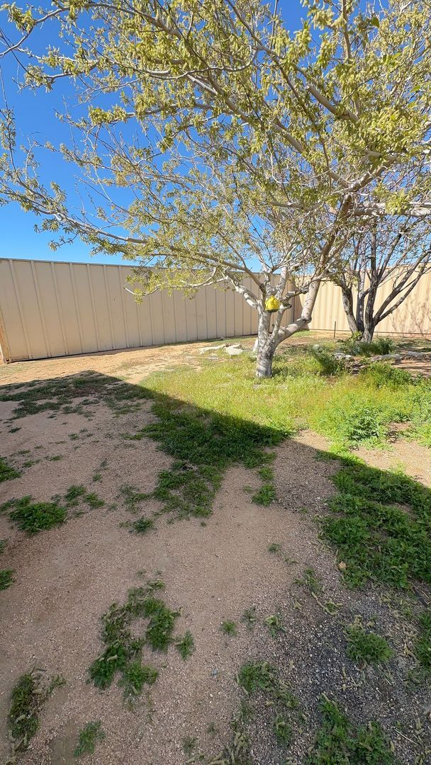 10624 Joshua Rd in Apple Valley, CA - Building Photo - Building Photo