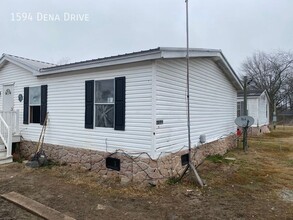 1594 Dena Dr in Memphis, TN - Building Photo - Building Photo