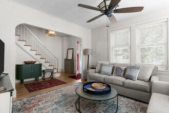 42 Almy St in Newport, RI - Building Photo - Building Photo