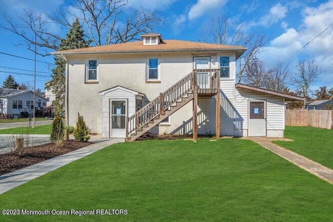 7 Pollys Park Dr in Toms River, NJ - Building Photo - Building Photo