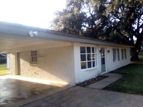 401 Lourdes St in Lafayette, LA - Building Photo - Building Photo