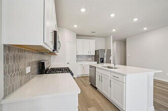 411 Midnight Oak Dr in McKinney, TX - Building Photo - Building Photo