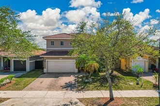 13168 SW 143rd Terrace in Miami, FL - Foto de edificio - Building Photo