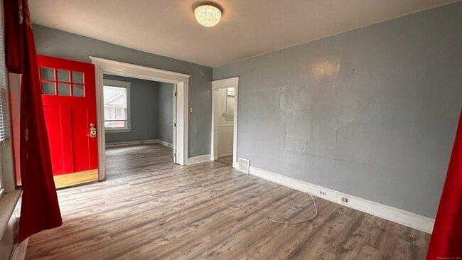 40 Dewey St in Torrington, CT - Building Photo - Building Photo