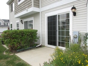 32461 Rushmore Ave in McHenry, IL - Building Photo - Building Photo