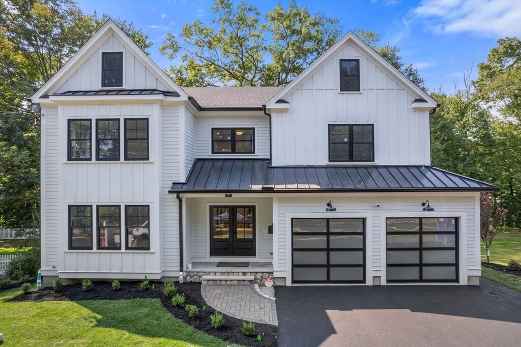 311 Dedham Ave in Needham, MA - Foto de edificio