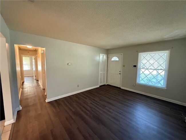 1308 Charmaine Cir E in Mobile, AL - Building Photo - Building Photo