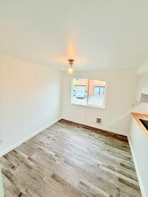 2302 I St NE, Unit 2 in Auburn, WA - Foto de edificio - Building Photo