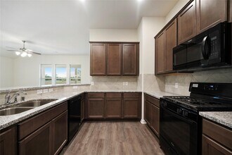 1435 Alice Dr in Beaumont, TX - Building Photo - Building Photo