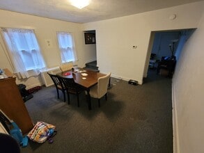 1322 Wightman St in Pittsburgh, PA - Foto de edificio - Building Photo