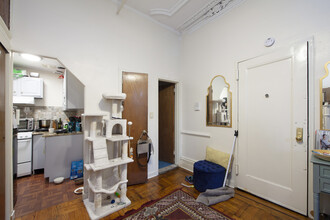 2117 5th Ave in New York, NY - Building Photo - Interior Photo