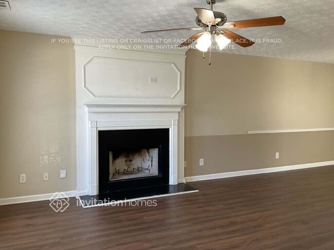 2364 Oakland Spring Dr in Snellville, GA - Foto de edificio - Building Photo