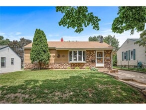 2233 Fremont Ave E in St. Paul, MN - Building Photo - Building Photo