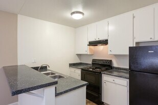 Elan Sandrock Place in San Diego, CA - Building Photo