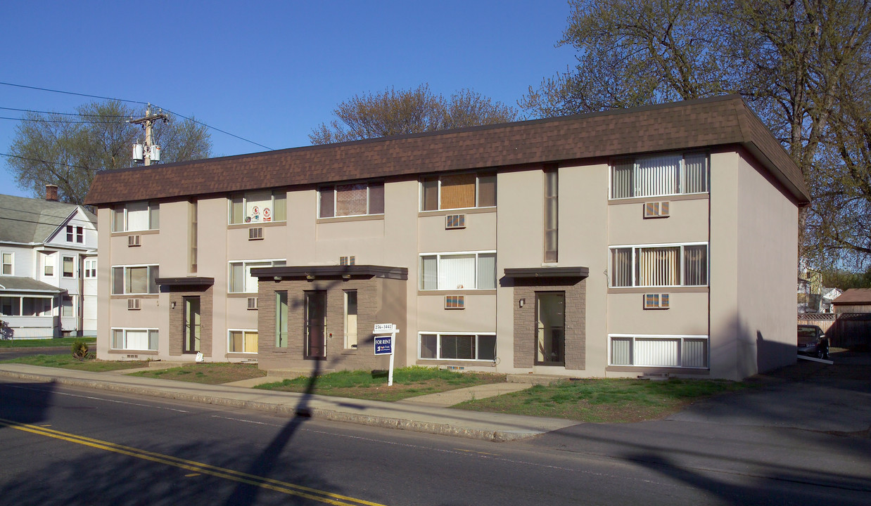 508 Chicopee St in Chicopee, MA - Foto de edificio