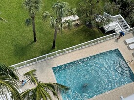 8911 Collins Ave, Unit 605 in Surfside, FL - Building Photo - Building Photo