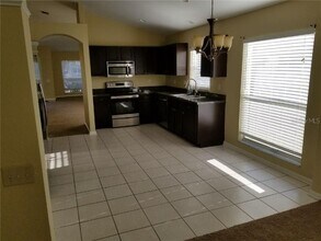 1424 Wylie Ct in Zephyrhills, FL - Building Photo - Building Photo