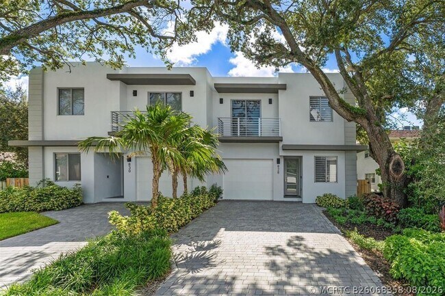 property at 828 SW 30th St