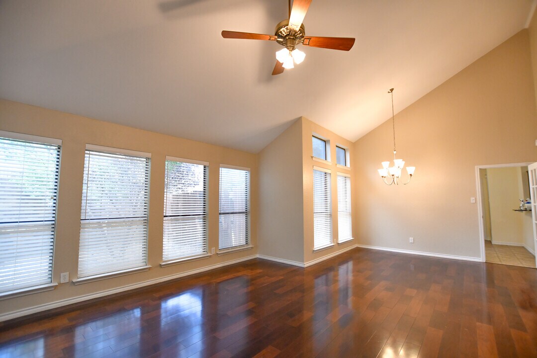 4056 La Costa Ct in Irving, TX - Building Photo