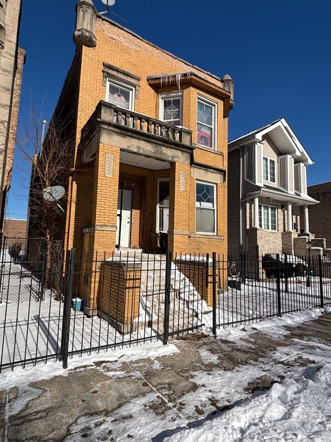 property at 3424 W 12th Pl