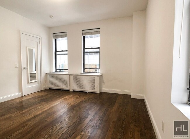 EAST 46 STREET in New York, NY - Foto de edificio - Building Photo