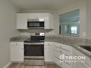 825 Raindrops Rd in Gastonia, NC - Building Photo - Building Photo