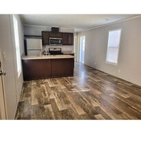 300 W Albert St in Maize, KS - Building Photo