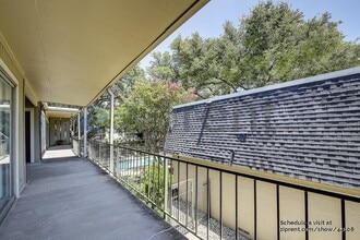 5315 Fleetwood Oaks Ave in Dallas, TX - Building Photo - Building Photo